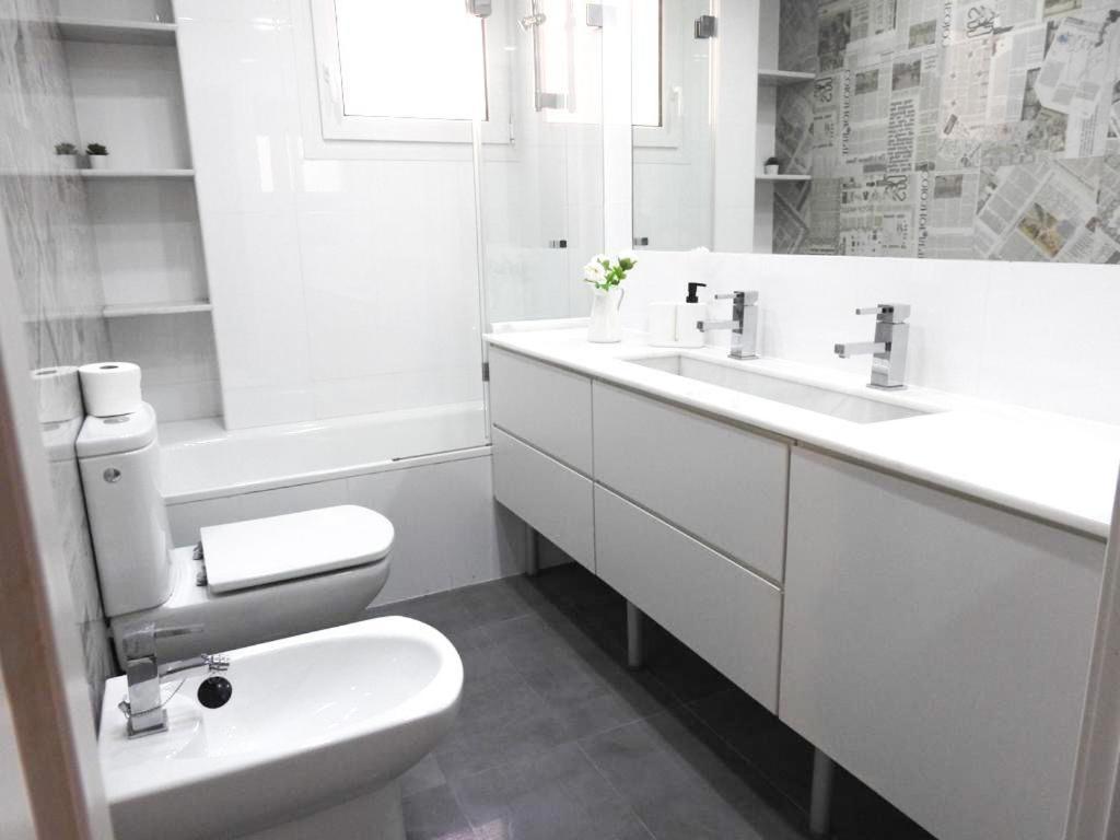 Carihuela Beach Suite Apartment Торремолінос Екстер'єр фото
